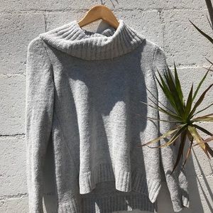 Pullover sweater